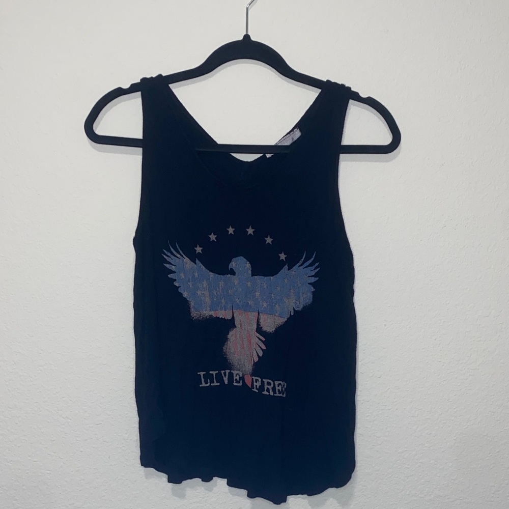 🎱Adorable black lightweight “live free” top! - Picture 2 of 10